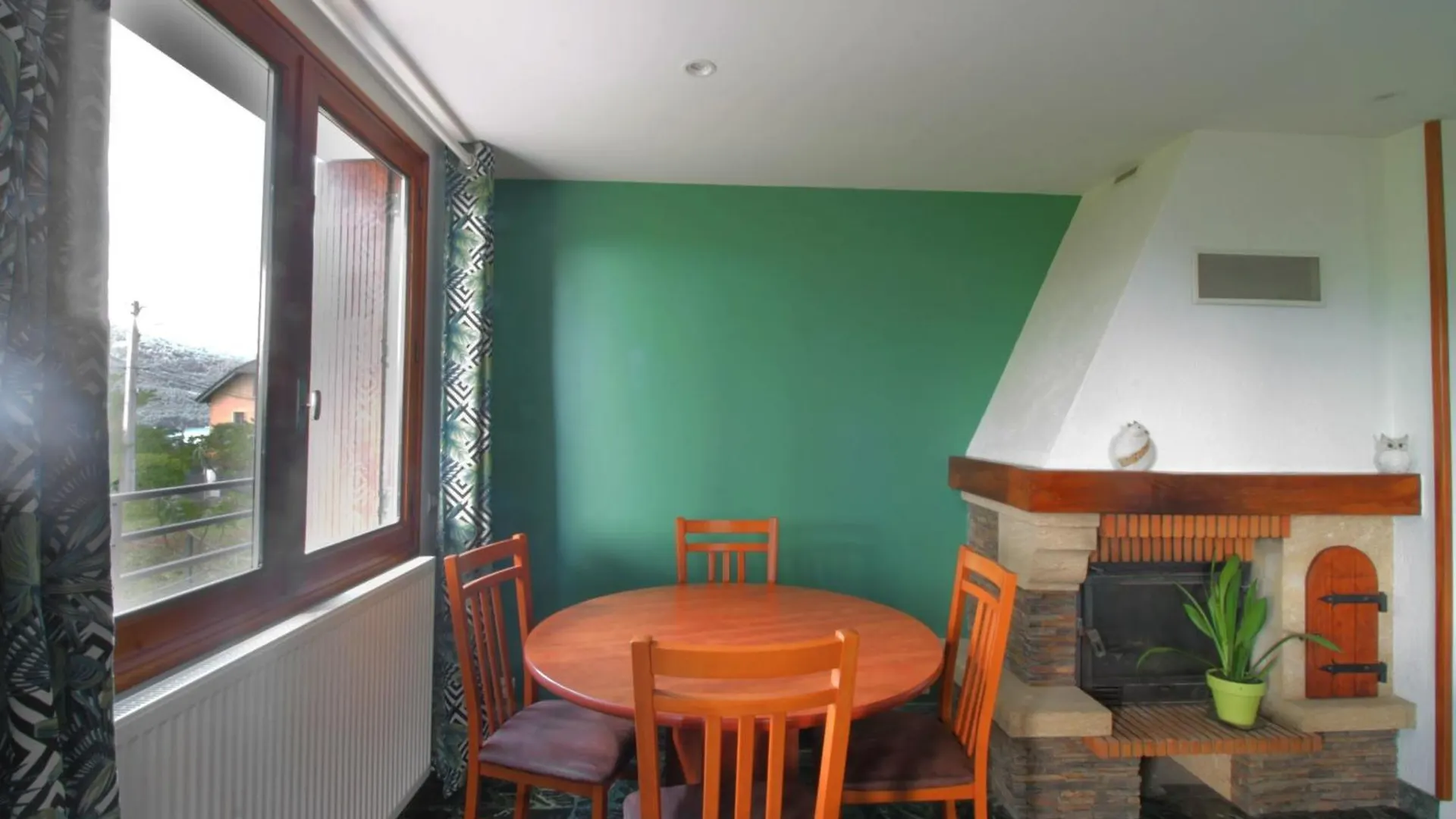 بيت للعطل فيلا Charming House With Great Views Brison-Saint-Innocent فرنسا